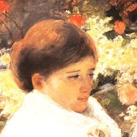 femme lisant dans un jardin